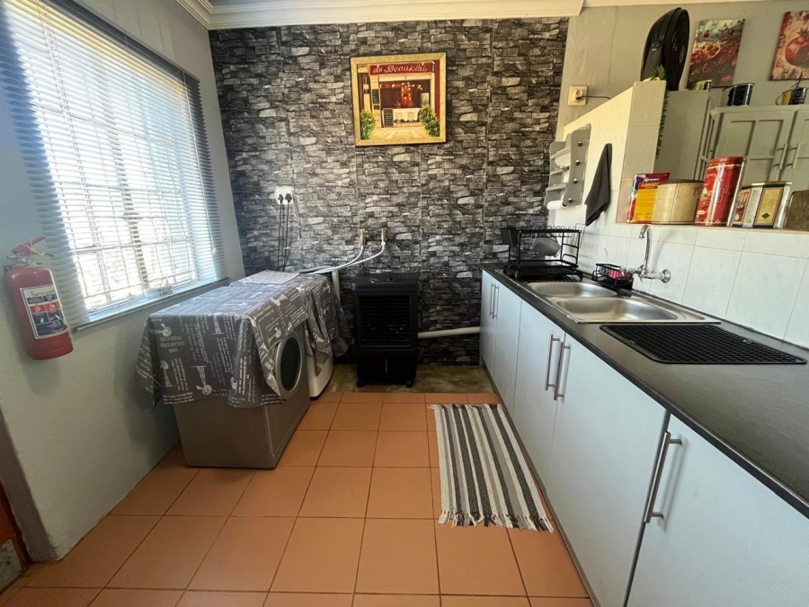 3 Bedroom Property for Sale in Upington Rural Northern Cape